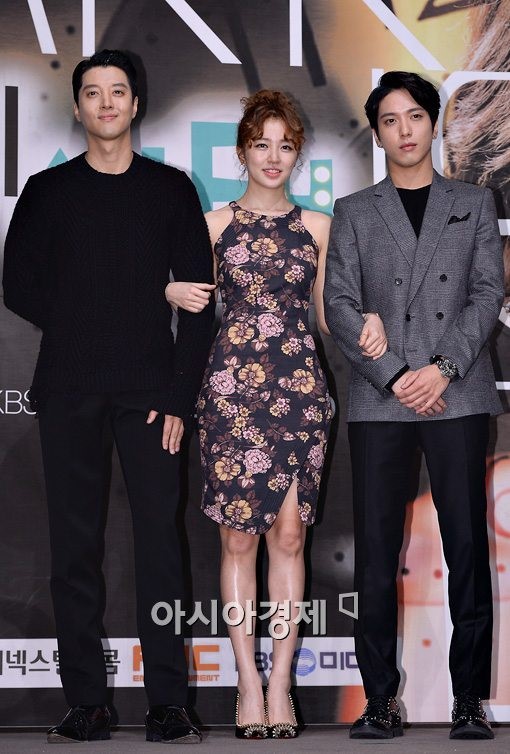 Yoon Eun Hye xinh đẹp, quyến rũ nhưng vẫn bị chê... già! - Hình 12