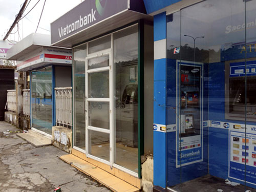 Cạy phá cây ATM, trộm tiền giữa đêm mưa bão - Hình 2