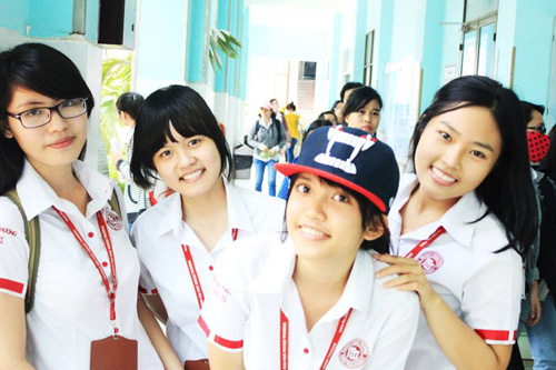 Học bổng hơn nửa tỉ đồng cho cô học trò An Giang - Hình 2