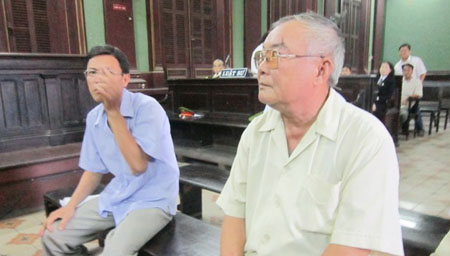 Nguyên Trưởng phòng CSĐT Công an tỉnh Tiền Giang vào tù - Hình 1