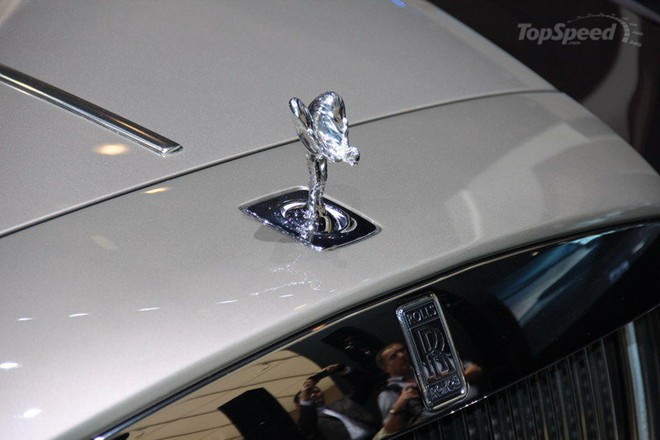 Rolls-Royce Wraith Drophead Coupe được bán ra năm 2015 - Hình 11