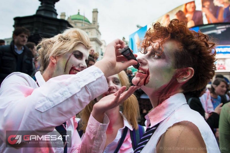 Rùng mình với xác sống nhan nhản tại World Zombie Day - Hình 27