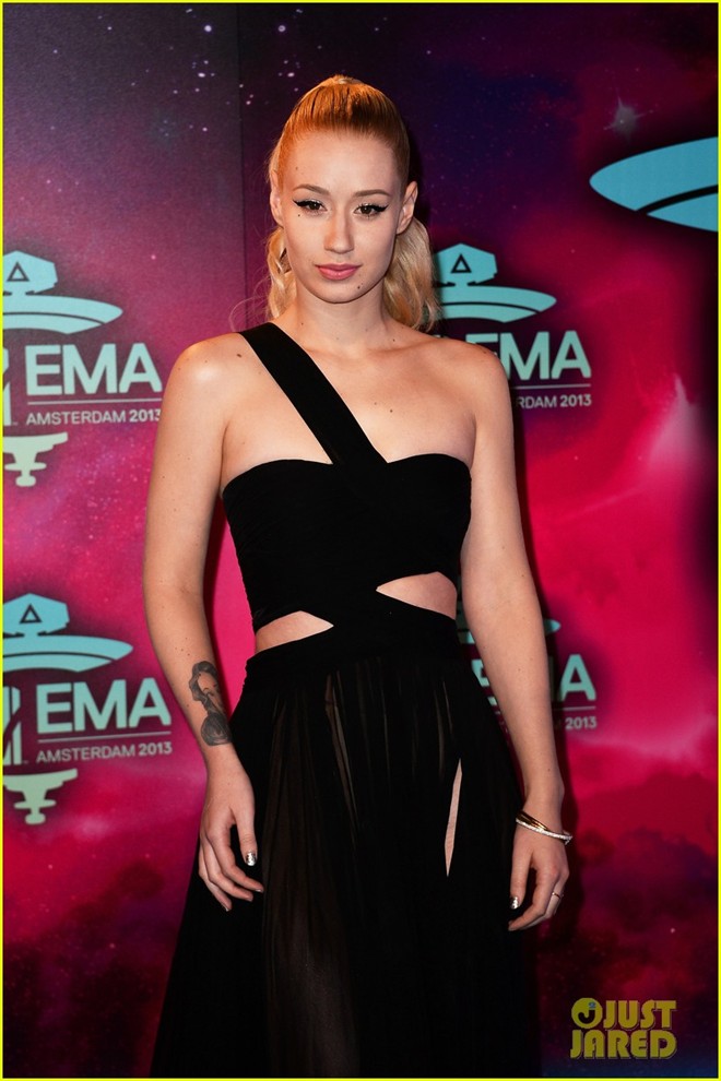 Sao khoe thân lộ liễu trên thảm đỏ MTV EMA 2013 - Hình 5