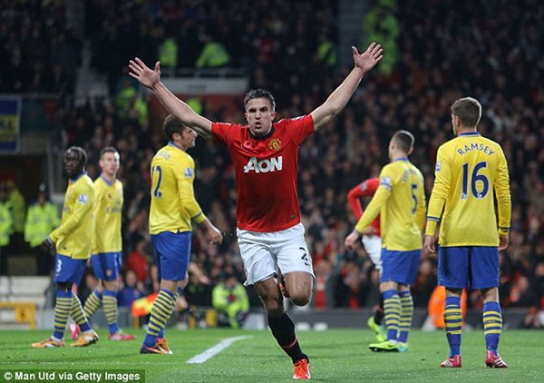 Van Persie phấn khích ăn mừng bàn thắng vào lưới đội bóng trong trái tim Arsenal - Hình 3