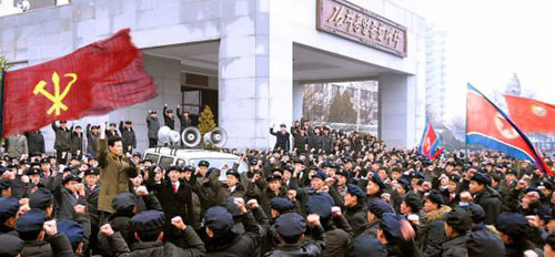 Dân Triều Tiên thề liều chết bảo vệ Kim Jong-un - Hình 2