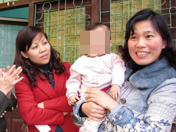 Bắt cóc bé trai 9 tháng tuổi bán sang TQ - Hình 1