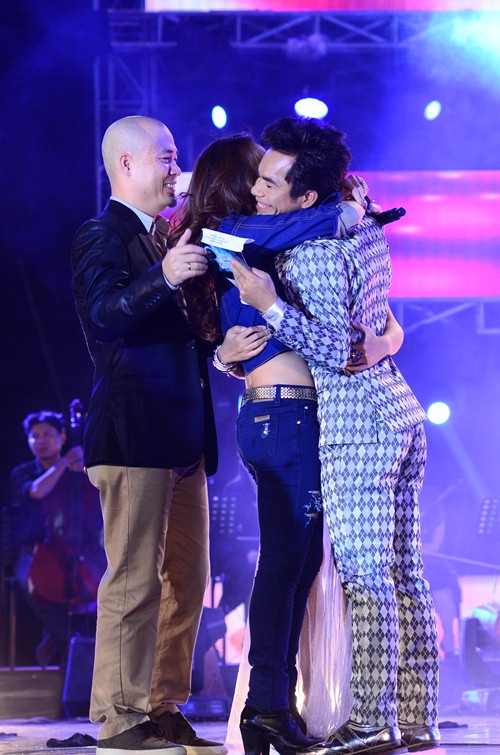 Những khoảnh khắc đầy cảm xúc tại chung kết Vietnam Idol - Hình 3