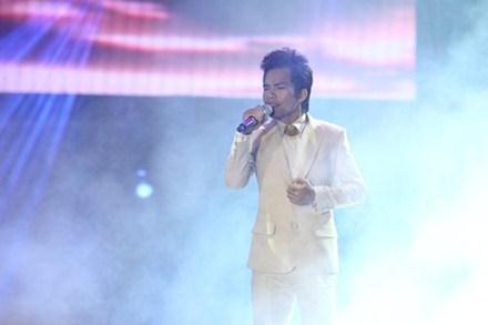 Quán quân Vietnam Idol 2012: Dùng tiền thưởng để chăm đàn lợn - Hình 1