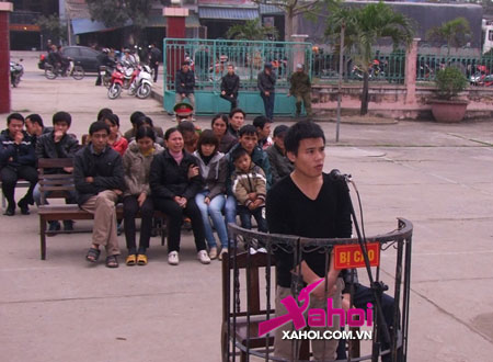 Thanh Hóa: Đi tù vì buôn bán 15,1kg pháo nổ - Hình 1