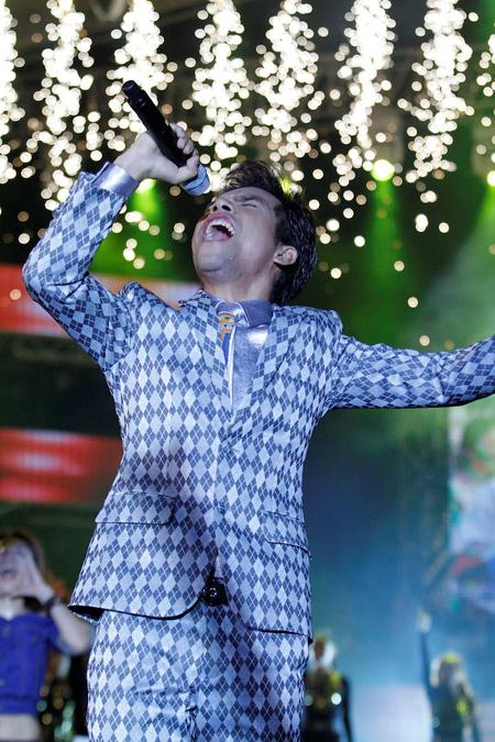 Ya Suy: Từ chàng trai chăn lợn thành Thần tượng âm nhạc - Hình 16