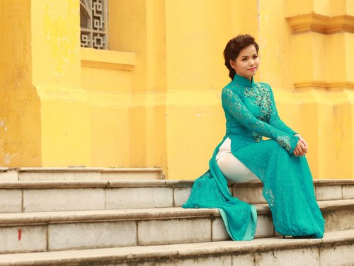 Cô giáo tiểu học đi hát 15 năm mới ra album - Hình 3