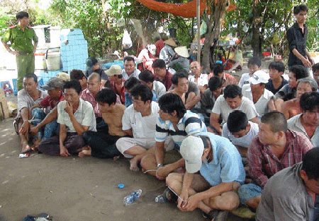 Chân dung ông trùm kiếm bạc tỷ từ trường gà - Hình 1