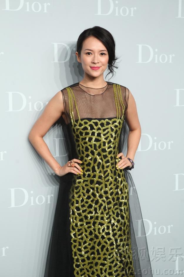 Chương Tử Di, Thư Kỳ, Angelababy đọ hàng hiệu - Hình 1