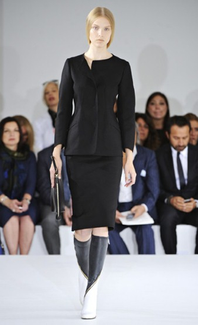 Khúc biến tấu thú vị cùng skirt suits - Hình 9