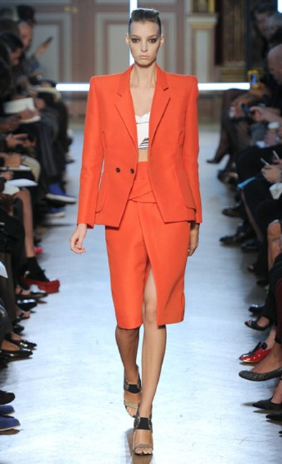 Khúc biến tấu thú vị cùng skirt suits - Hình 4