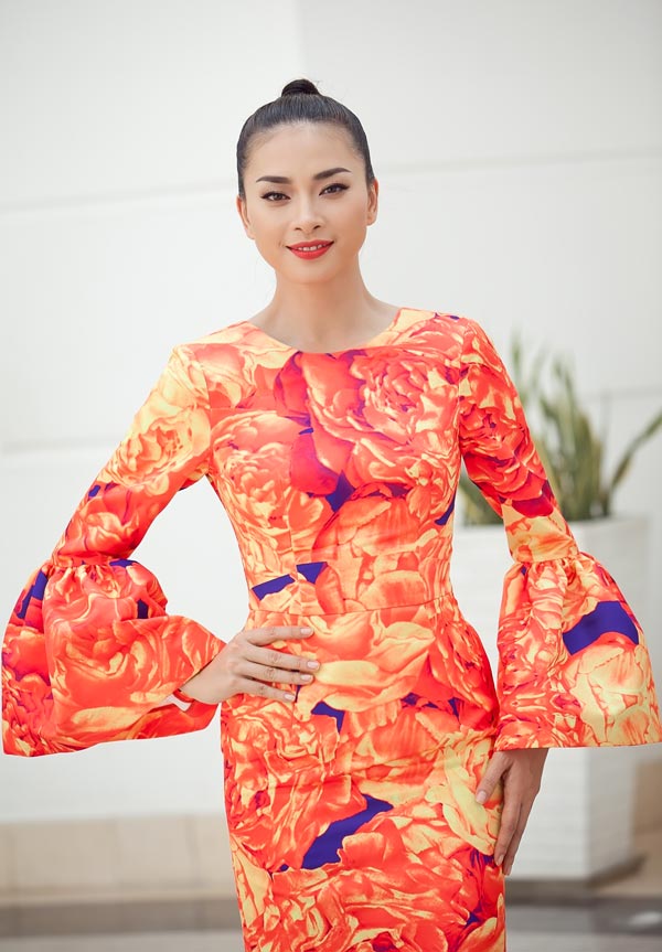 Ngẫu hứng mùa hè cùng trang phục họa tiết - Hình 1