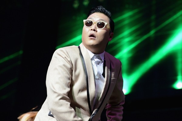 Psy mang vũ đạo truyền thống Hàn Quốc vào single mới - Hình 2