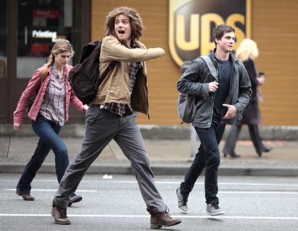 Á thần Percy Jackson vung gươm chống quỷ - Hình 6