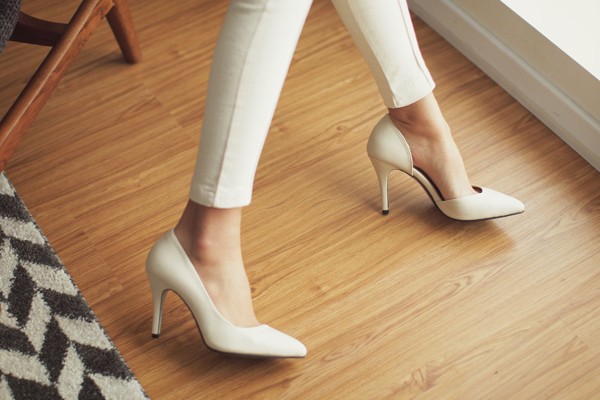 Bí quyết chọn giày hè che khuyết điểm bàn chân - Hình 14