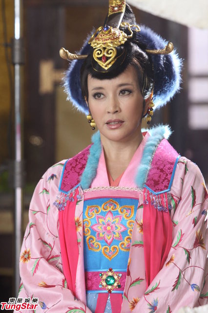 Lưu Hiểu Khánh tươi tắn trong trang phục hồng toàn tập - Hình 4
