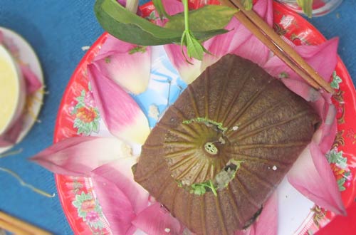 Cầu kỳ cơm hấp lá sen - Hình 1