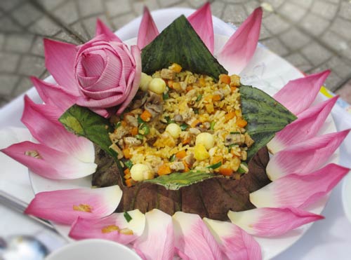 Cầu kỳ cơm hấp lá sen - Hình 3