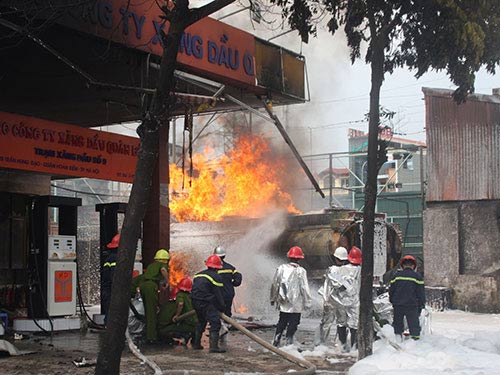 Cây xăng bị cháy bán chui gần 3 năm - Hình 1