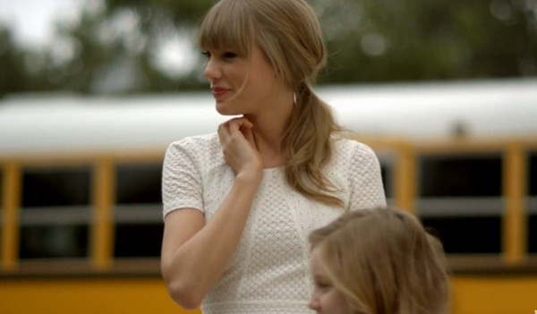 Đắm chìm trong MV mới của Taylor Swift, Carrie Underwood, David Guetta - Hình 2