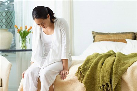 Dính bầu sau một lần lầm lỡ với phi công trẻ - Hình 1