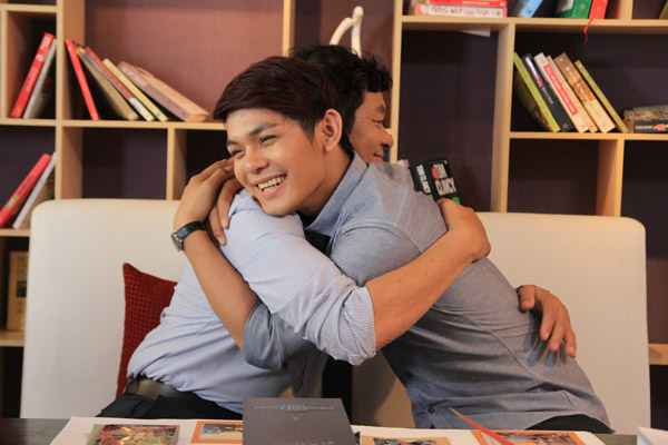 Đinh Hương, Sơn Ngọc Minh trong vòng tay cha - Hình 8
