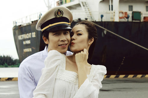 Dương Cẩm Lynh hôn tình tứ Lê Hoàng-The Men - Hình 1