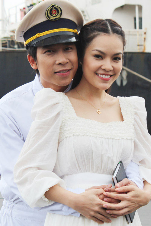 Dương Cẩm Lynh hôn tình tứ Lê Hoàng-The Men - Hình 2