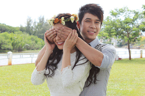 Dương Cẩm Lynh hôn tình tứ Lê Hoàng-The Men - Hình 5