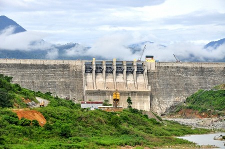 Gần 2.000 người diễn tập ứng phó động đất ở Sông Tranh 2 - Hình 2