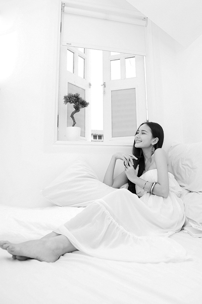 Phan Như Thảo gợi cảm trong nắng sớm - Hình 7