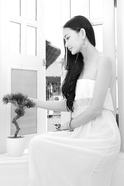 Phan Như Thảo gợi cảm trong nắng sớm - Hình 11