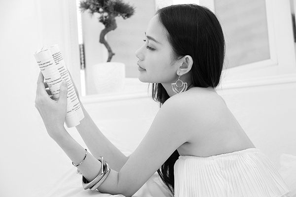 Phan Như Thảo gợi cảm trong nắng sớm - Hình 4