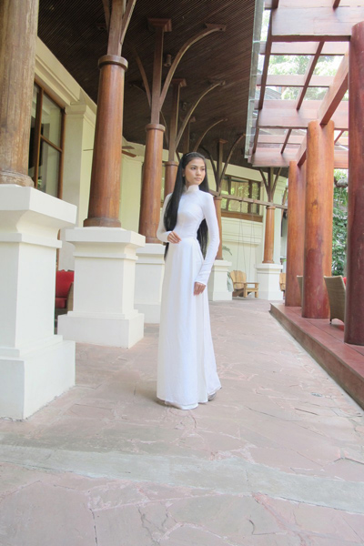 Trương Thị May duyên dáng hành hương ở Myanmar - Hình 6
