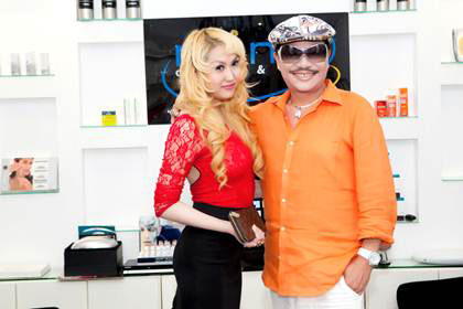 Vân Phi tháp tùng ca sĩ Tuấn Anh đi làm đẹp - Hình 2