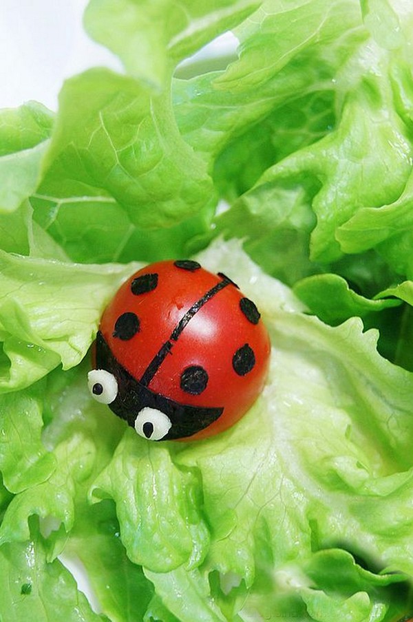 Cà chua thành con bọ dừa: Bạn có tin được rằng một chiếc cà chua có thể biến thành một con bọ dừa tuyệt đẹp không? Ảnh này sẽ làm cho bạn ngạc nhiên và cảm thấy hứng thú! Đây là một ví dụ hoàn hảo cho sức mạnh của sự sáng tạo và khả năng biến đổi của tâm trí con người.