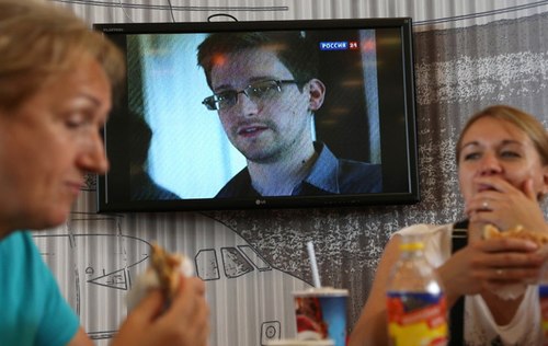 Cuộc săn lùng Snowden ở sân bay Nga - Hình 3