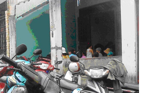 Dân phòng bị đánh nguy kịch - Hình 1