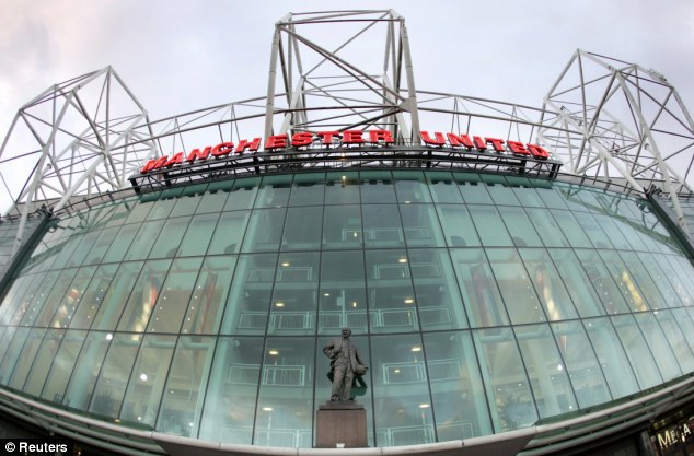 Ngăn cản CĐV Man United, nhà Glazer tính bán sân Old Trafford? - Hình 1