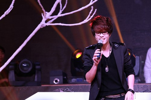 Nhìn lại con đường tuột dốc không phanh của Bùi Anh Tuấn - Hình 2