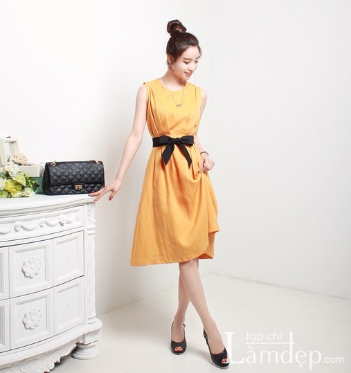 Quyến rũ hơn với váy liền không tay - Hình 28
