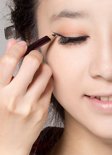 Trang điểm quyến rũ như Thủy Tiên - Hình 5