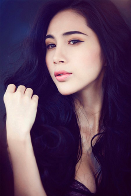 Trang điểm quyến rũ như Thủy Tiên - Hình 1