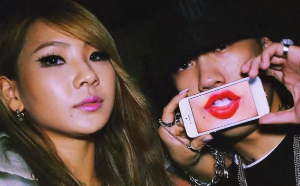 2NE1 quậy quên trời đất trong MV mới toanh - Hình 7