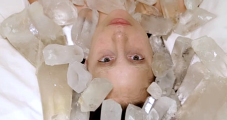 Lady Gaga khỏa thân hoàn toàn trong clip mới - Hình 5