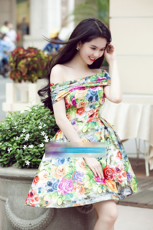 Ngọc Trinh khoe em gái kết nghĩa xinh đẹp - Hình 1